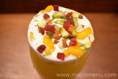 Mango Mastani / Mastani Style Mango Milkshake