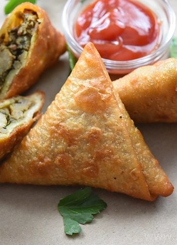 Chicken Keema Samosa / Minced Chicken Samosa