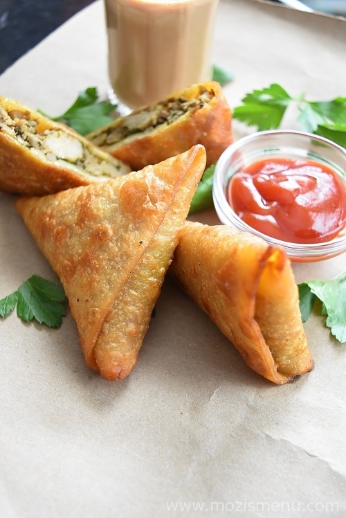 Chicken Keema Samosa / Minced Chicken Samosa