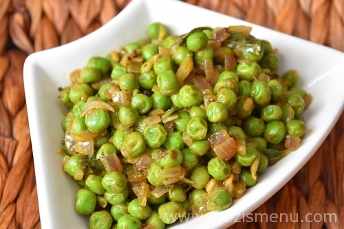 Green Peas Stir-fry / Green Peas Poriyal / Pachai Pattani Poriyal