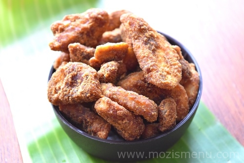 Sarkkara Upperi / Varatti / Puratti - Jaggery Banana Chips