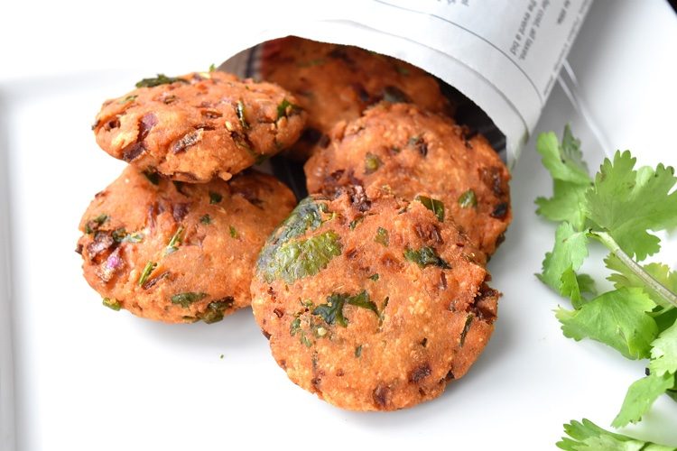 Paruppu Vadai / Parippu Vada / Chana Dal (Lentil) Fritters