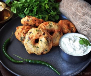 Medu Vada / Medhu Vada / Urad Dal Vada / Ulundu Vadai